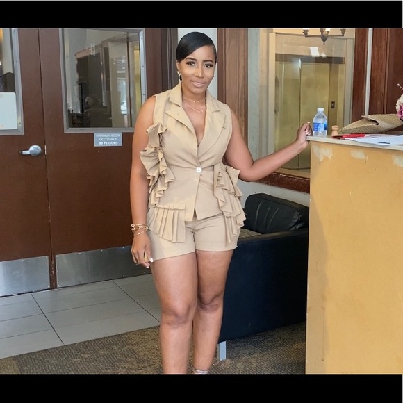 Tan short set - Picture 1 of 2